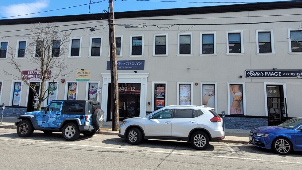 24912 Jericho Tpke, Floral Park, NY à louer - Photo de l’immeuble – Image 3 sur 6