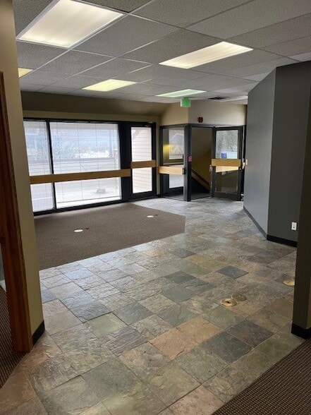 562 S Main St, Bountiful, UT à louer - Photo intérieure – Image 3 sur 4