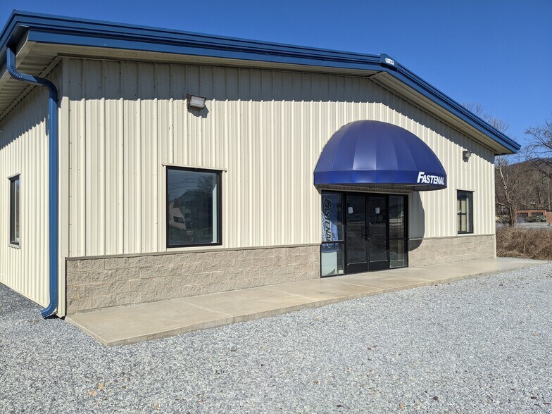 150 Judge Don Lewis Blvd, Elizabethton, TN à vendre - Photo principale – Image 1 sur 15