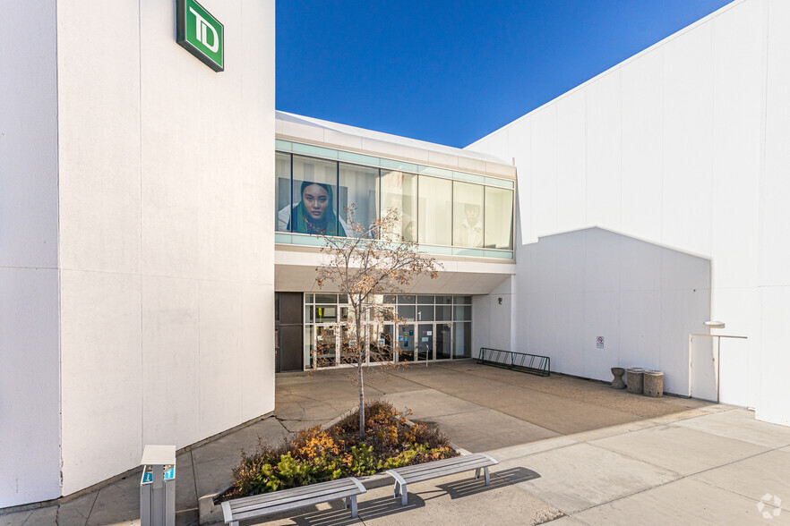 1 Londonderry Mall NW, Edmonton, AB à louer - Photo de l’immeuble – Image 3 sur 8