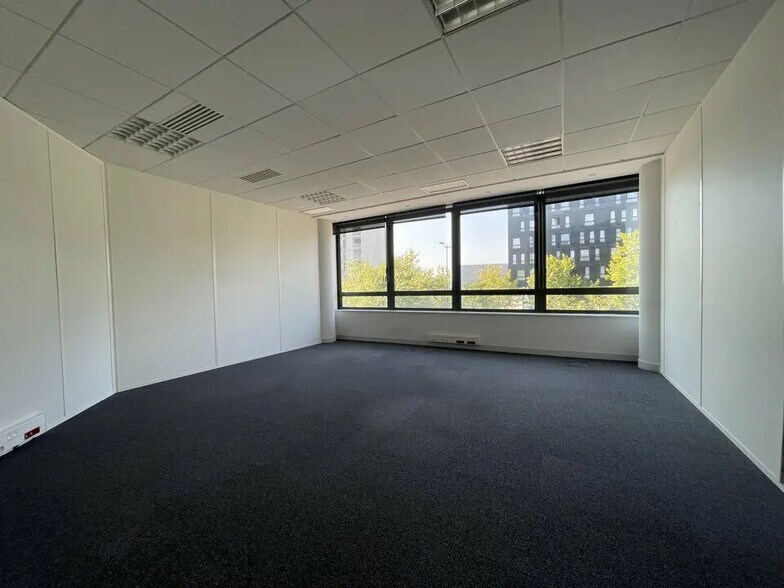 Bureau dans Le Havre à louer - Photo de l’immeuble – Image 2 sur 11
