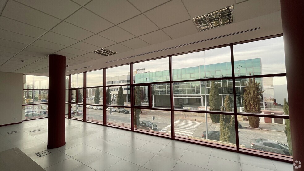Avenida Italia, 10, Coslada, Madrid à vendre - Photo de l’immeuble – Image 2 sur 32