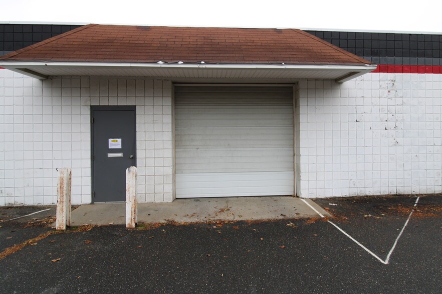 19 Norman St, West Springfield, MA à louer - Photo de l’immeuble – Image 3 sur 4