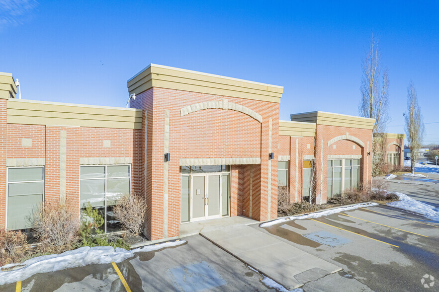4639 Manhattan Rd SE, Calgary, AB à louer - Photo principale – Image 1 sur 3