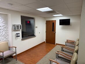 1111 Clifton Ave, Clifton, NJ à louer Photo intérieure– Image 2 sur 10