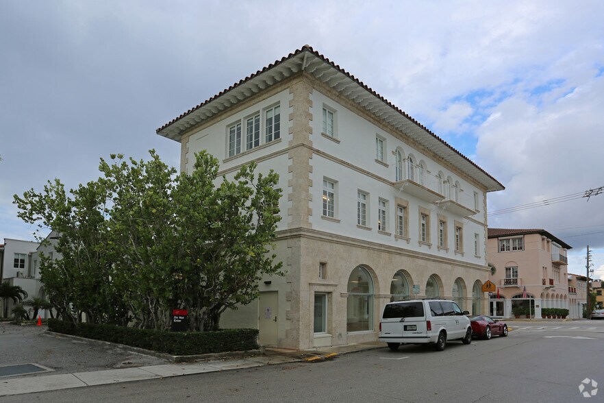 239 S County Rd, Palm Beach, FL à louer - Photo de l’immeuble – Image 2 sur 13