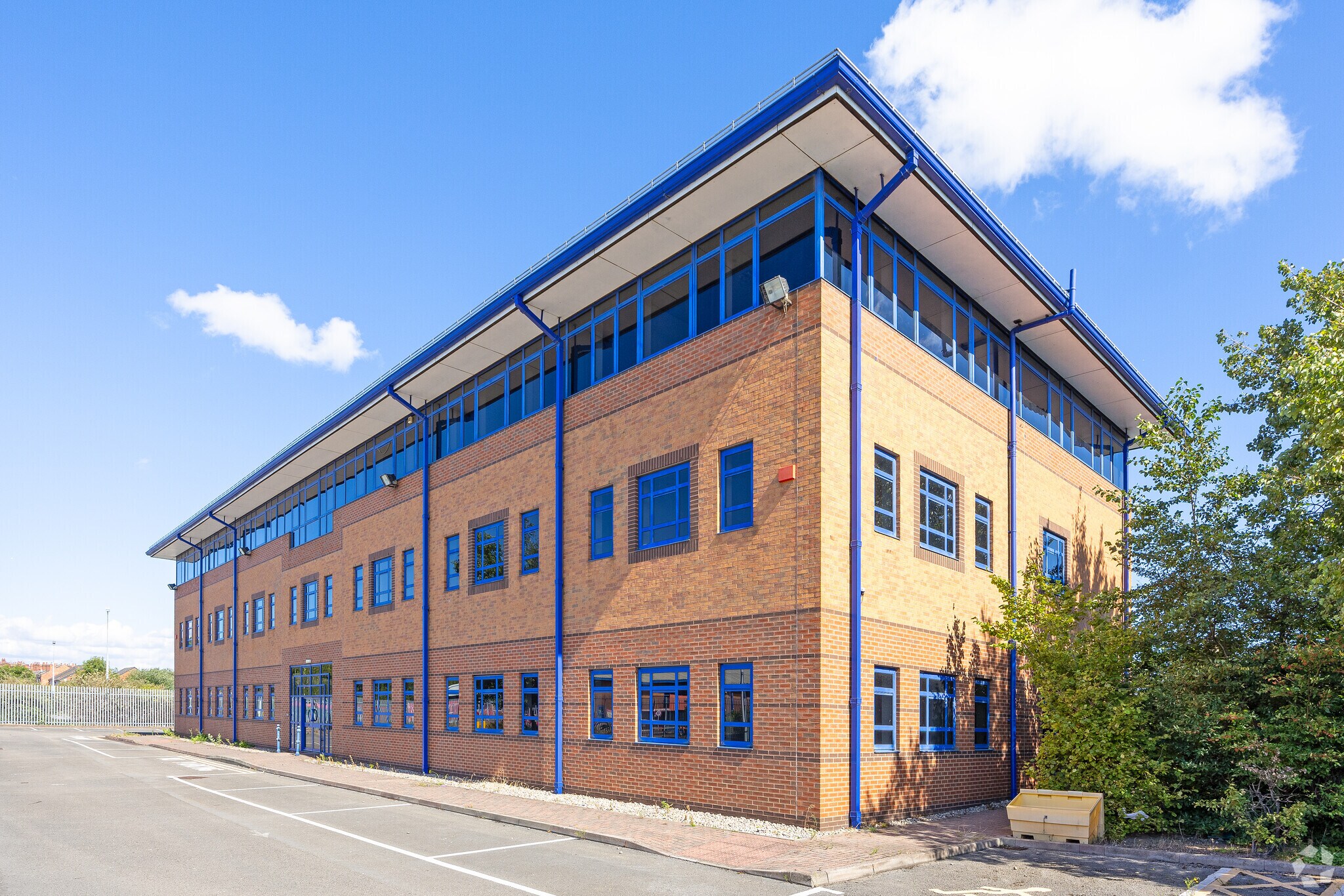 Middle Bank, Doncaster à louer Photo principale– Image 1 sur 4
