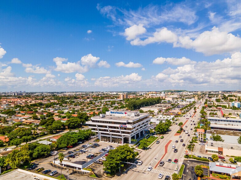 900 W 49th St, Hialeah, FL à vendre - Photo de l’immeuble – Image 3 sur 6