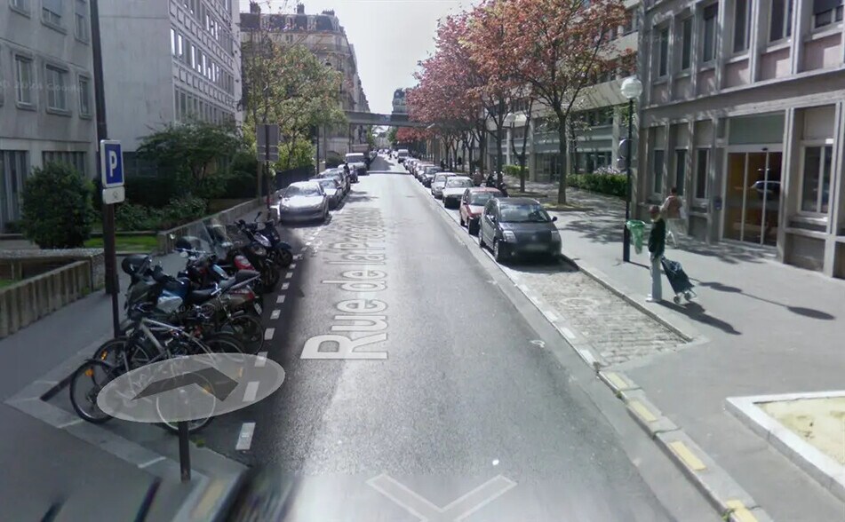Local commercial dans Paris à louer - Photo de l’immeuble – Image 2 sur 3