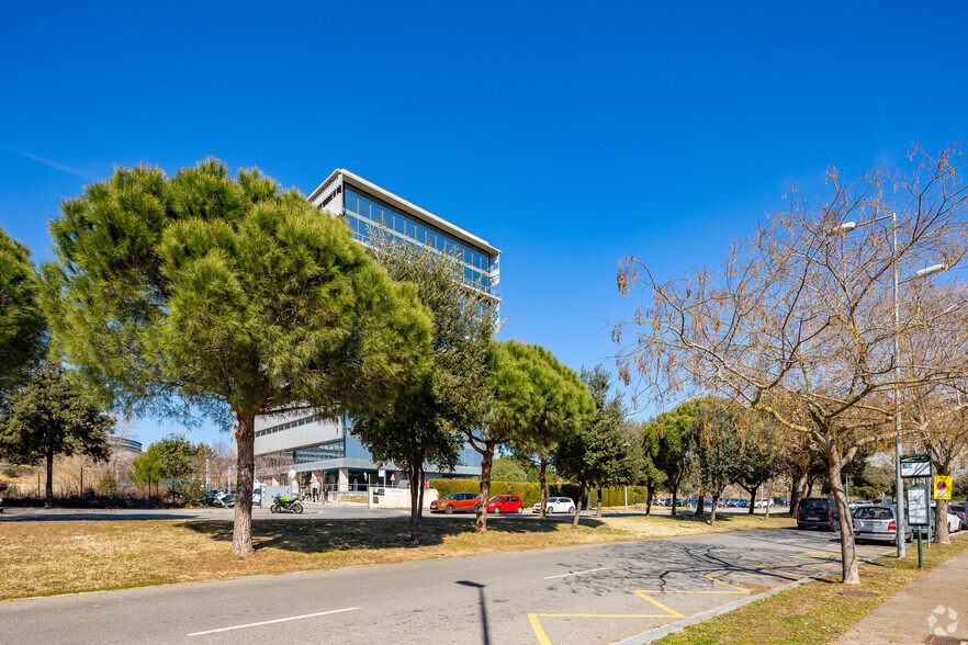 Avinguda Via Augusta, 71, Sant Cugat del Vallès, Barcelona à louer - Photo de l’immeuble – Image 3 sur 5