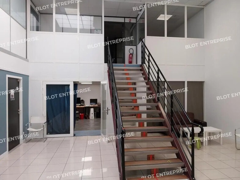 Local d'activités dans Nantes à vendre - Photo de l’immeuble – Image 1 sur 9