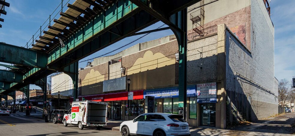 96-01 Jamaica Ave, Woodhaven, NY à vendre - Photo de l’immeuble – Image 3 sur 9