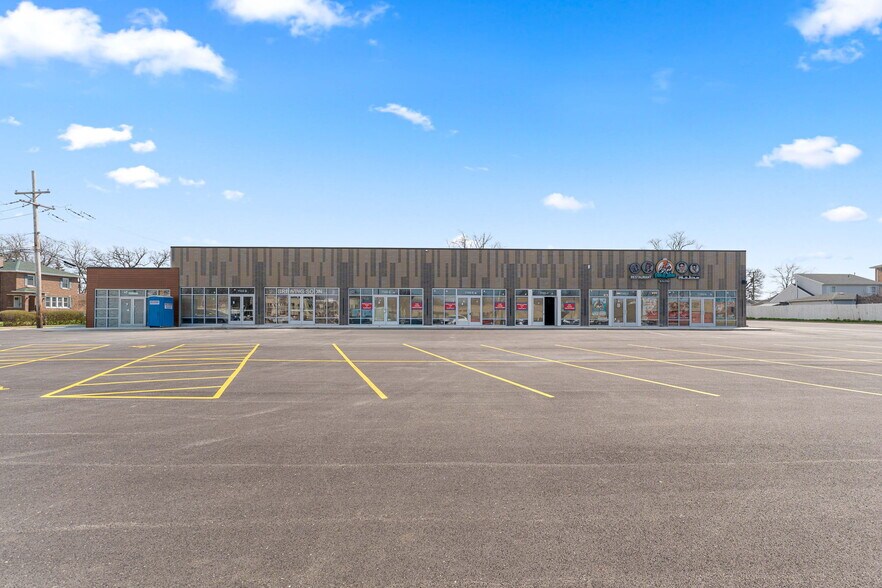7103 W 111th St, Worth, IL à louer - Photo principale – Image 1 sur 7