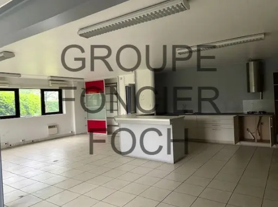 Local d’activités dans Genas à louer - Photo intérieure – Image 2 sur 9