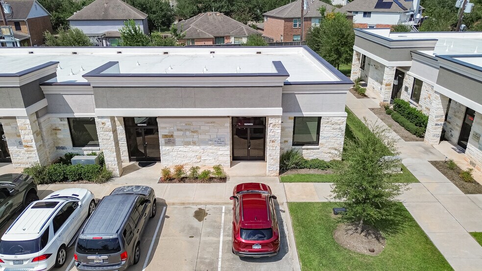 2743 Imperia Dr, Sugar Land, TX à vendre - Photo de l’immeuble – Image 1 sur 17