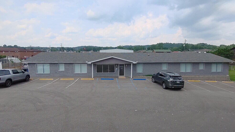 6472 Farmdale Rd, Barboursville, WV à vendre - Photo de l’immeuble – Image 2 sur 21