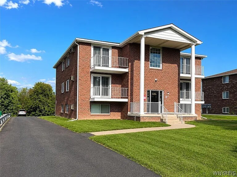 6293 Robinson Rd, Lockport, NY à vendre - Photo de l’immeuble – Image 1 sur 36