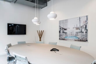 25 Cabot Sq, Londres à louer Photo intérieure– Image 2 sur 6