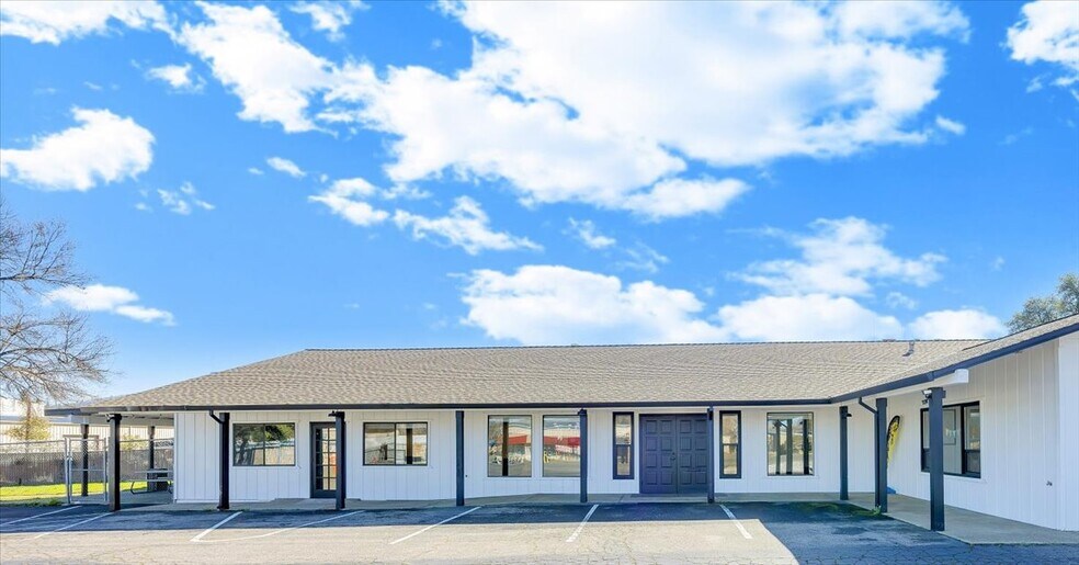 14326 Tuolumne Rd, Sonora, CA à vendre - Photo de l’immeuble – Image 2 sur 45