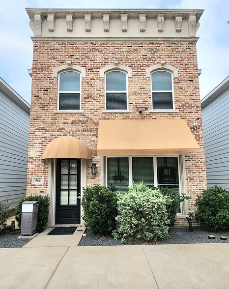 566 S Coppell Rd, Coppell, TX à vendre - Photo de l’immeuble – Image 1 sur 36
