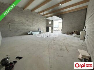 Plus de détails pour Local d'activités à louer
