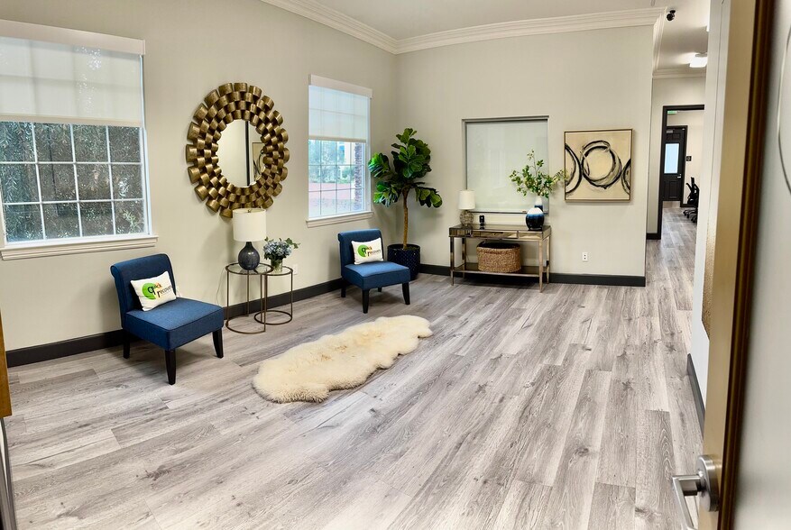 25096 Jefferson Ave, Murrieta, CA à vendre - Photo de l’immeuble – Image 1 sur 14