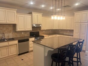 303 SW 18th St, Bentonville, AR à louer Photo intérieure– Image 1 sur 5