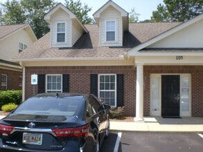 105 Pelham Commons Blvd, Greenville, SC à louer Photo de l’immeuble– Image 1 sur 4