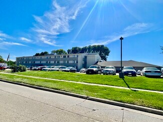 Plus de détails pour 5300 Stone Ave, Sioux City, IA - Logement à vendre