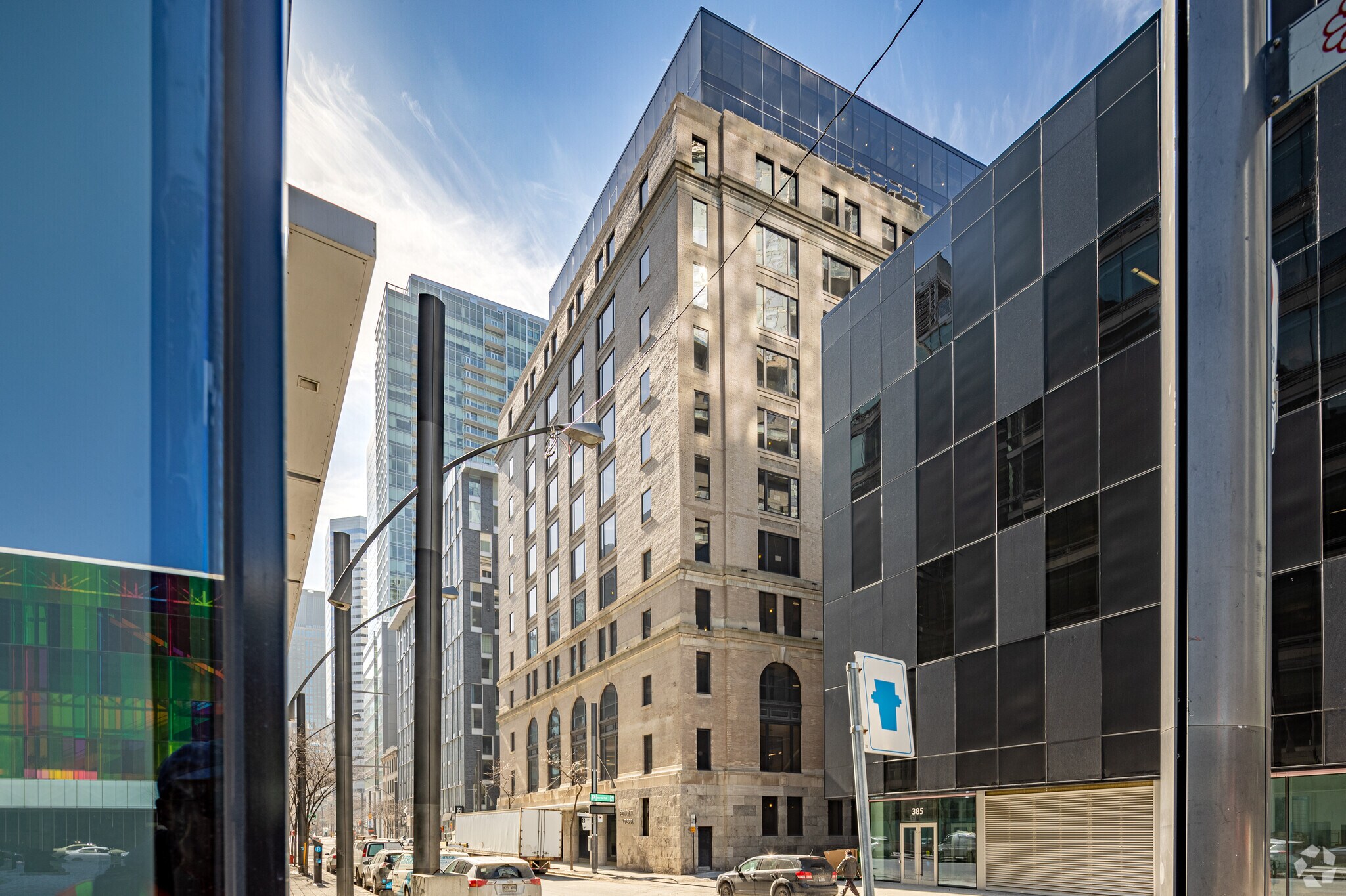 425 Av Viger O, Montréal, QC à louer Photo principale– Image 1 sur 13
