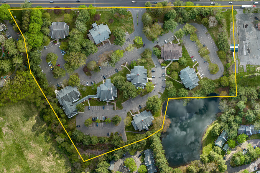 2 Forest Park Dr, Farmington, CT à louer - Photo de l’immeuble – Image 2 sur 13