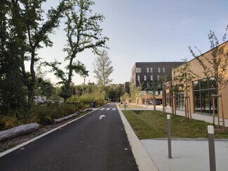 Plus de détails pour Local commercial à louer