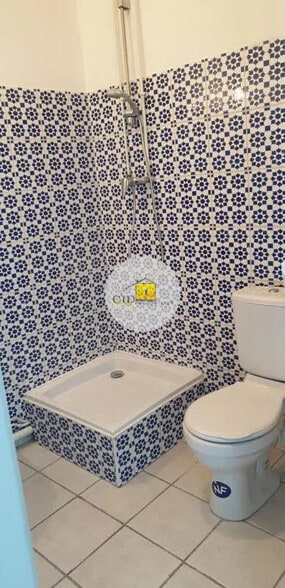 Local commercial dans Sainte-Foy-lès-Lyon à louer - Photo de l’immeuble – Image 3 sur 3