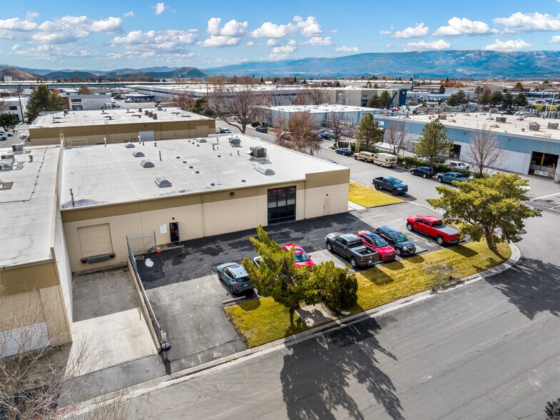 521-527 Dunn Cir, Sparks, NV à louer - Photo de l’immeuble – Image 3 sur 8