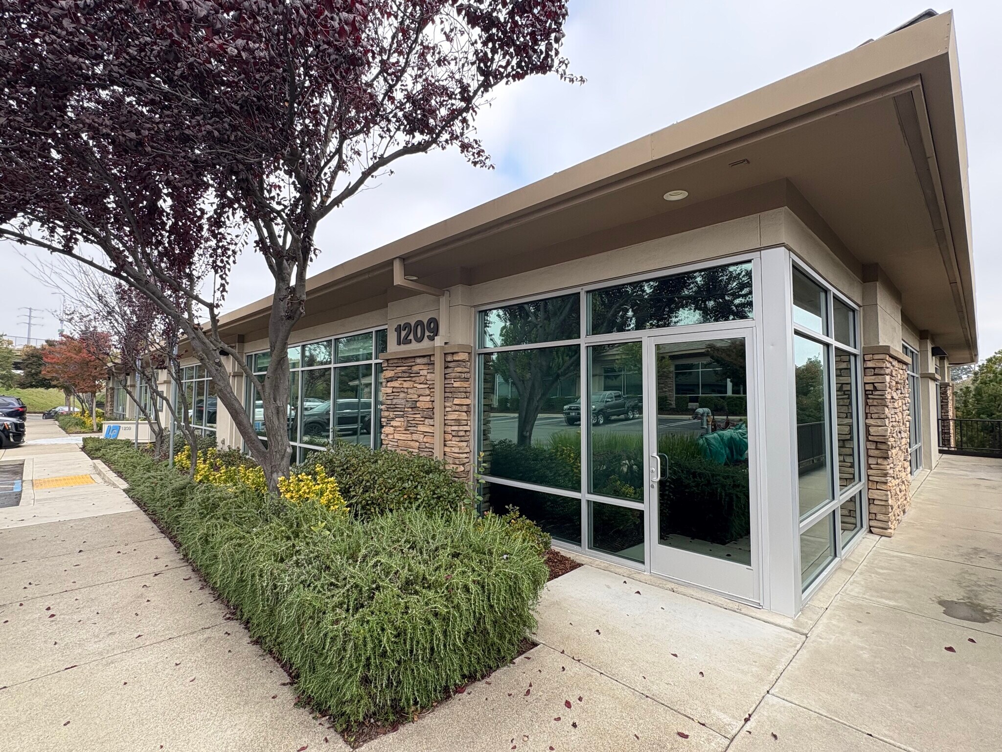 1209 Pleasant Grove Blvd, Roseville, CA à vendre Photo principale– Image 1 sur 17