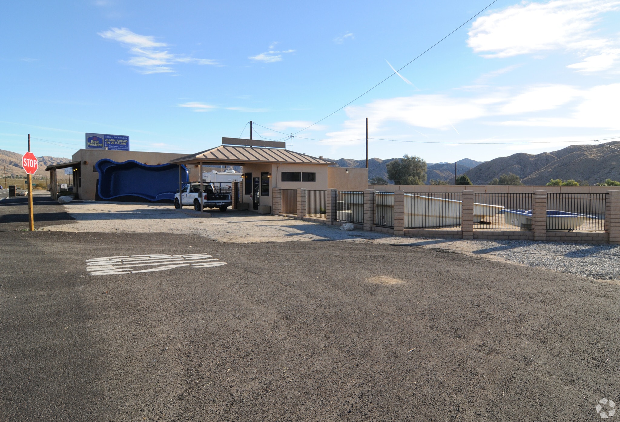 51607 29 Palms Hwy, Morongo Valley, CA à louer Photo principale– Image 1 sur 12