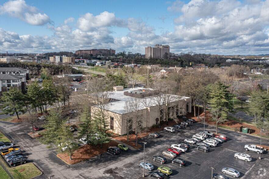 50 Vantage Way, Nashville, TN à louer - Photo de l’immeuble – Image 2 sur 4