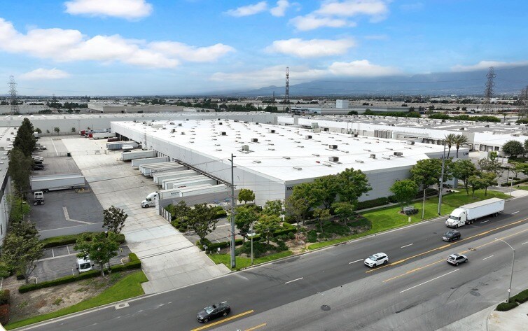 1100 S Etiwanda Ave, Ontario, CA à louer - Photo de l’immeuble – Image 2 sur 3