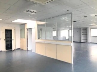 Plus de détails pour Rue Des Dames, Les Clayes-sous-Bois - Bureau/Local commercial à louer
