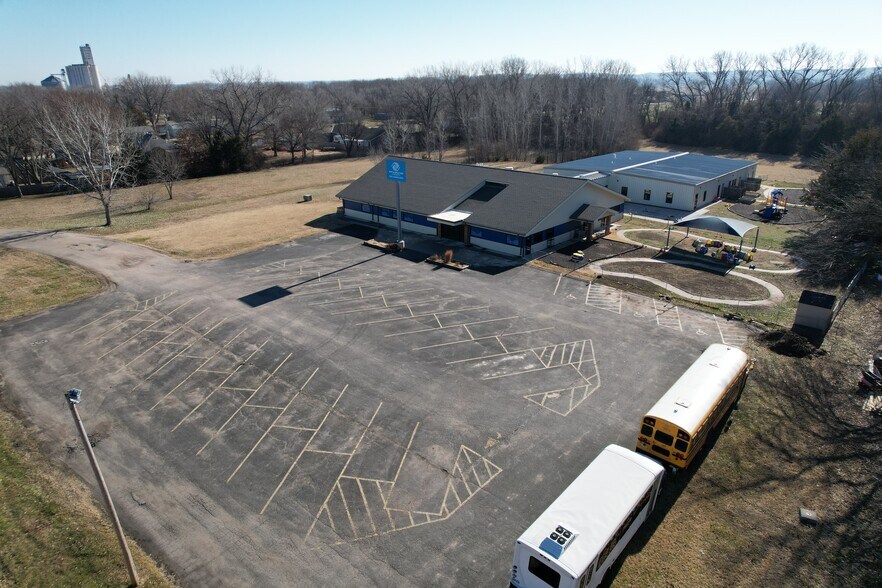 3560 Dempsey Rd, Manhattan, KS à vendre - Photo de l’immeuble – Image 2 sur 6