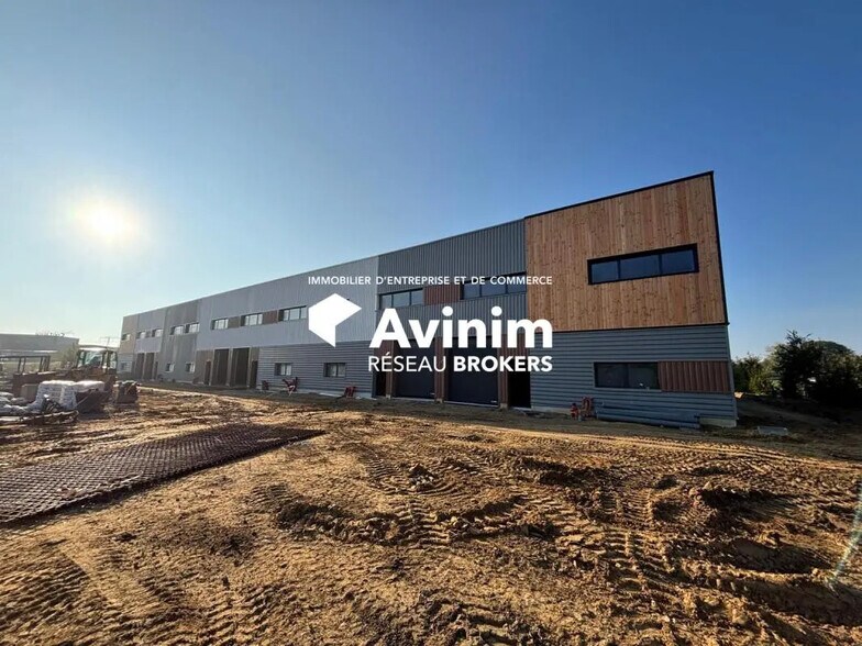 Local d’activités dans Viarmes à louer - Photo de l’immeuble – Image 2 sur 7