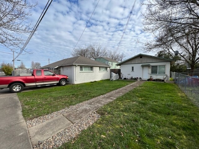 1815 Elm St SW, Albany, OR à vendre - Photo principale – Image 1 sur 2