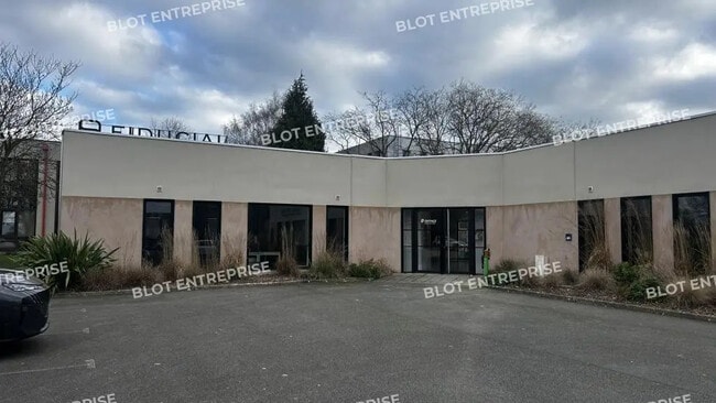 Plus de détails pour Bureau à louer