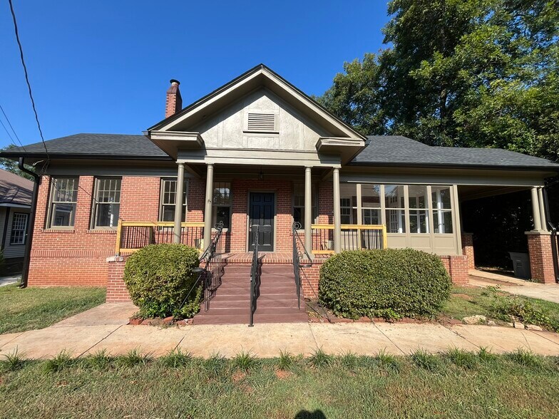 406 S Lewis St, Lagrange, GA à louer - Photo de l’immeuble – Image 1 sur 27