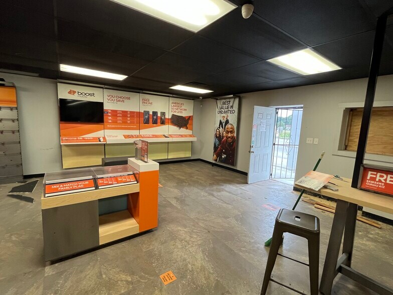 5906 Prospect Ave, Kansas City, MO à louer - Photo intérieure – Image 2 sur 7