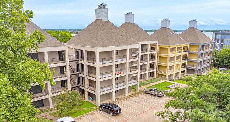 4202 Bass Pro Dr, Garland, TX à vendre - Photo de l’immeuble – Image 3 sur 6