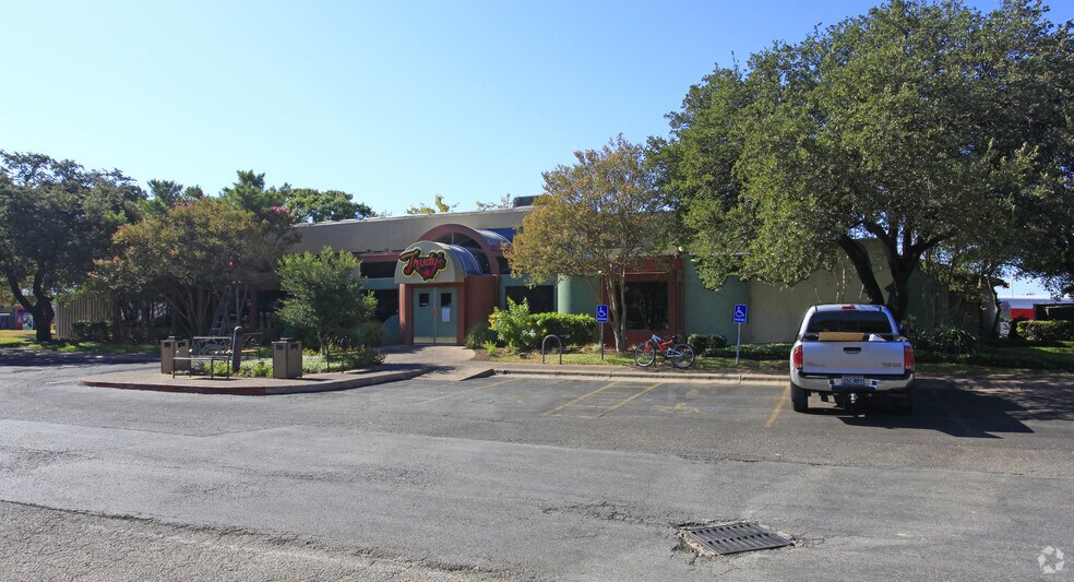 9070 Research Blvd, Austin, TX à louer - Photo de l’immeuble – Image 2 sur 2