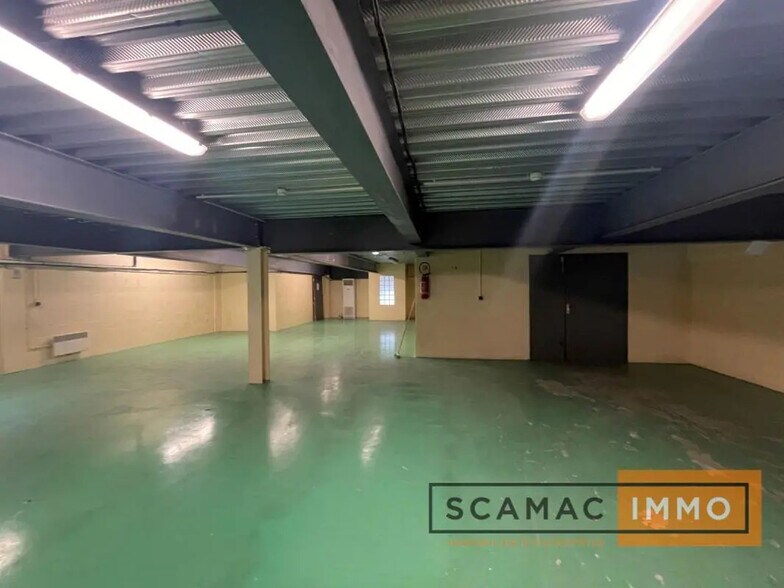 Local d'activités dans Boissy-Saint-Léger à vendre - Photo de l’immeuble – Image 3 sur 6