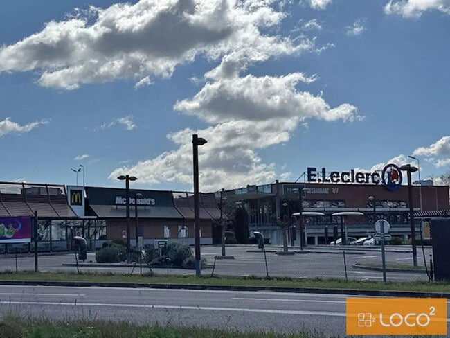 Plus de détails pour Local commercial à louer