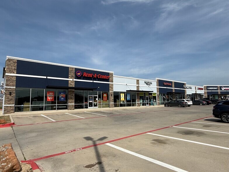 1401 S US Highway 81-287, Decatur, TX à louer - Photo de l’immeuble – Image 1 sur 6